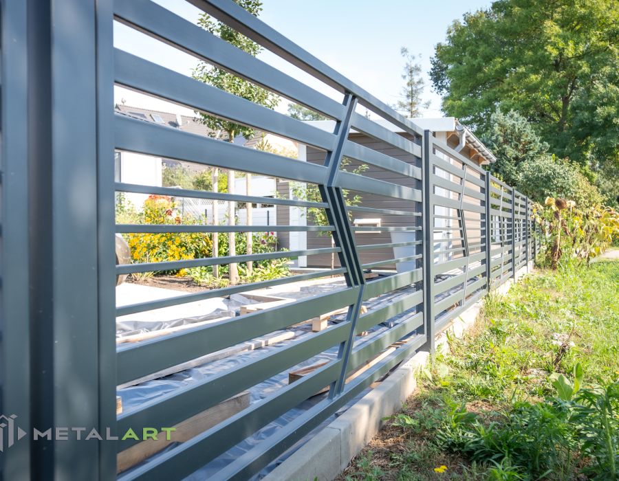 moderne Zäune, Zaunanlage Projekt, Zaun Metal Art, Zäune aus Polen, Zaun Berlin, Zaun günstig kaufen, Zäune und Tore