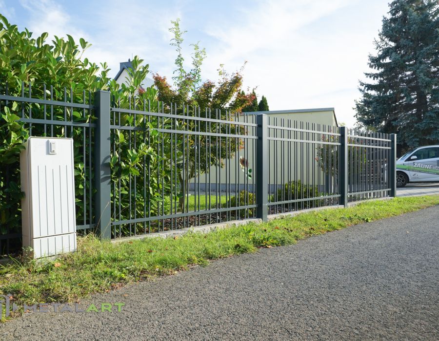 Zaunprojekt, Zaunmuster, Schmiedezaun, klassische Zäune, Gartenzaun