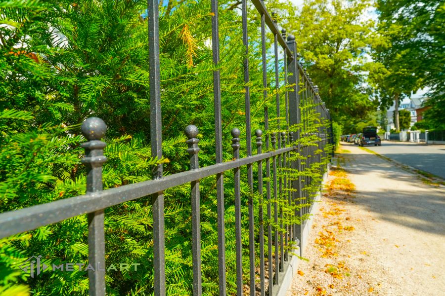 Schmuckzaun mit den Kugeln, Zaunportfolio, Zaunmuster, Schmiedezaun, Gartenzaun,