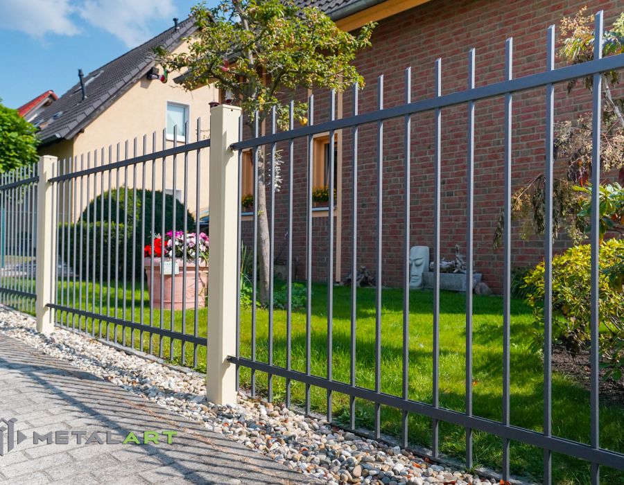 Zaunprojekt, Zaunportfolio, Zaunmuster, Schmiedezaun, Schmiedezäune, Zaunanlage Projekt, Zaun Metal Art, Zäune aus Polen, Zaun Berlin, Zaun günstig kaufen, Zäune und Tore, klassische Zäune, Gartenzaun, Gartenzäune