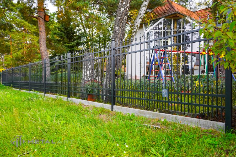 Zaunprojekt, Zaunportfolio, Zaunmuster, Schmiedezaun, Schmiedezäune, Zaunanlage Projekt, Zaun Metal Art, Zäune aus Polen, Zaun Berlin, Zaun günstig kaufen, Zäune und Tore, klassische Zäune, Gartenzaun, Gartenzäune