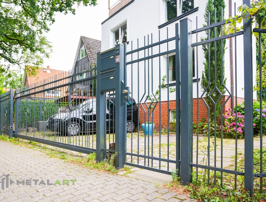 Designzaun, Zaunanlage in Welle, moderne Zäune, Zaun von Metal Art