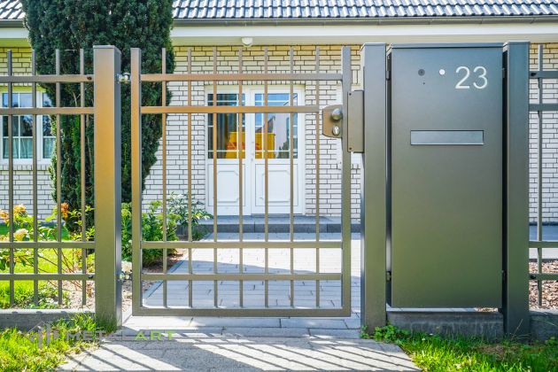 Zaunprojekt, Zaunportfolio, Zaunmuster, Schmiedezaun, Schmiedezäune, Zaunanlage Projekt, Zaun Metal Art, Zäune aus Polen, Zaun Berlin, Zaun günstig kaufen, Zäune und Tore, klassische Zäune, Gartenzaun, Gartenzäune