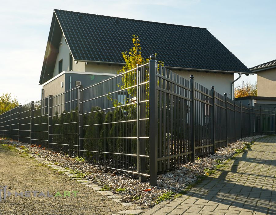 Zaunprojekt, Zaunmuster, Schmiedezaun, klassische Zäune, Gartenzaun