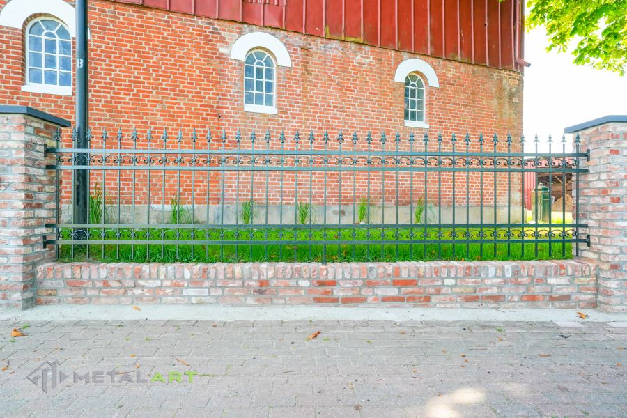Zaunprojekt, Zaunportfolio, Zaunmuster, Schmiedezaun, Schmiedezäune, Zaunanlage Projekt, Zaun Metal Art, Zäune aus Polen, Zaun Berlin, Zaun günstig kaufen, Zäune und Tore, klassische Zäune, Gartenzaun, Gartenzäune