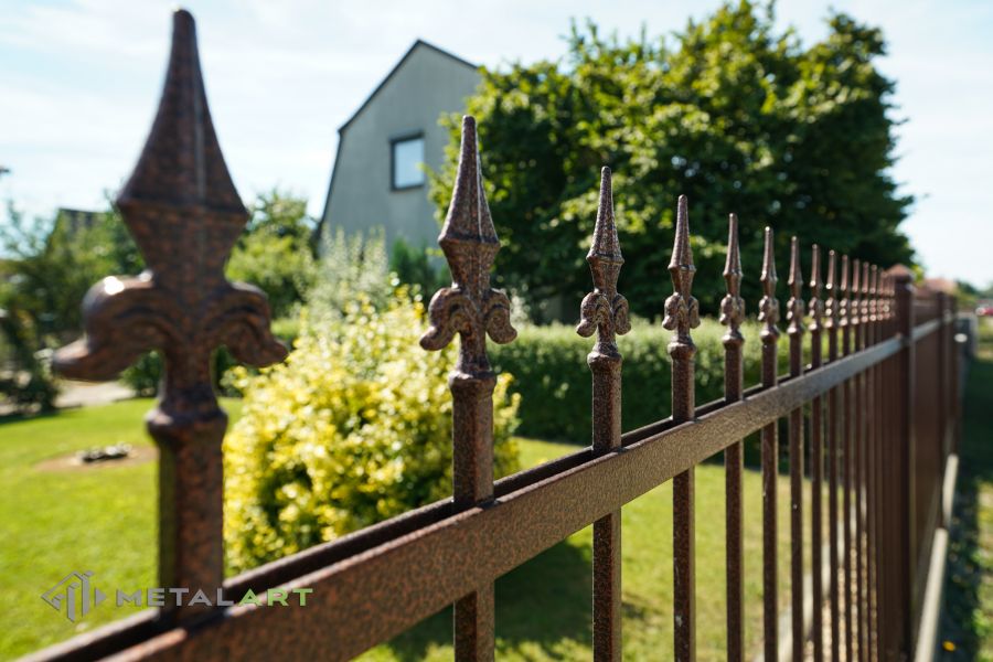 Zaunprojekt, Zaunportfolio, Zaunmuster, Schmiedezaun, Schmiedezäune, Zaunanlage Projekt, Zaun Metal Art, Zäune aus Polen, Zaun Berlin, Zaun günstig kaufen, Zäune und Tore, klassische Zäune, Gartenzaun, Gartenzäune