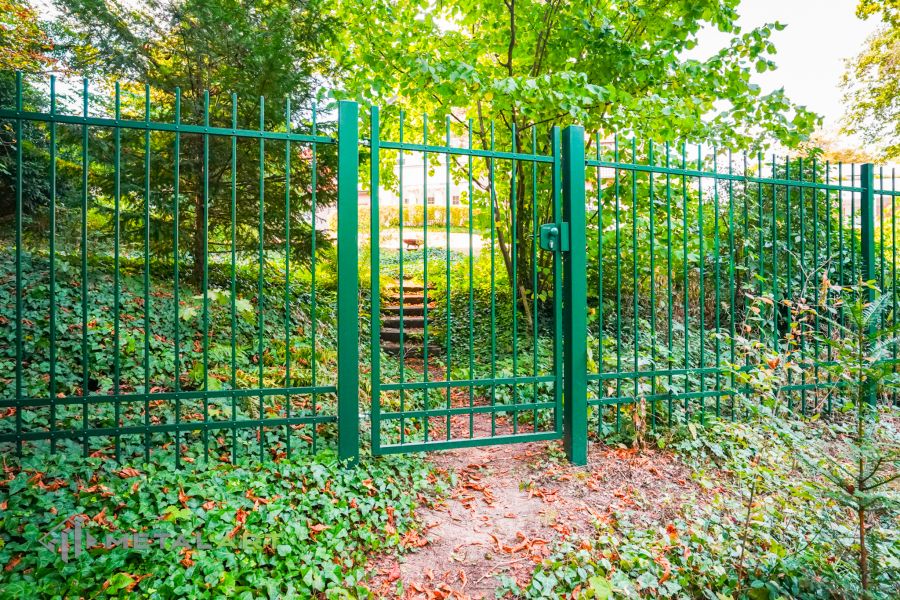 Zaunanlage, Zaunprojekt, Zaunportfolio, Zaunmuster, Schmiedezaun, Schmiedezäune, Zaun Metal Art, Zäune aus Polen, Zäune und Tore, klassische Zäune, Gartenzaun, Gartenzäune