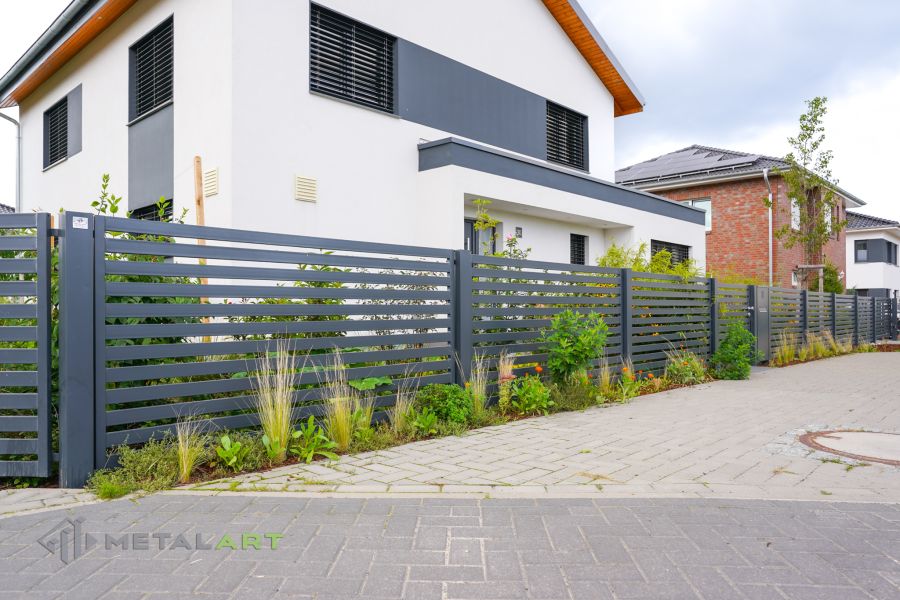 Sichtschutzzaun, Sichtschutzzäune, moderne Zäune, Zaunanlage Projekt, Zaun Metal Art, Zäune aus Polen, Zaun Berlin, Zaun günstig kaufen, Zäune und Tore, moderne Zäune, Sichtschutzzäune