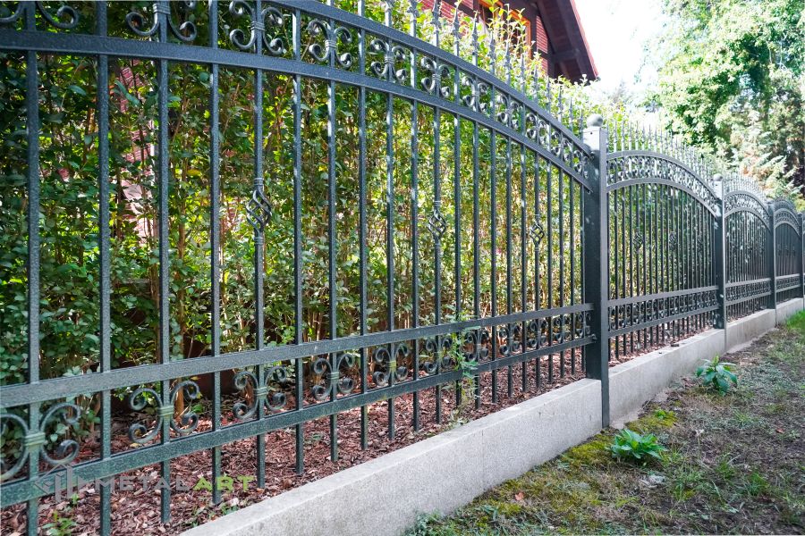 Gartenzaun, Zaunprojekt, Zaunportfolio, Zaunmuster, moderne Zäune, Zaunanlage Projekt, Zaun Metal Art, Zäune aus Polen, Zaun Berlin, Zaun günstig kaufen, Zäune und Tore, klassische Zäune, Schmuckzaun, Schmuckzäune