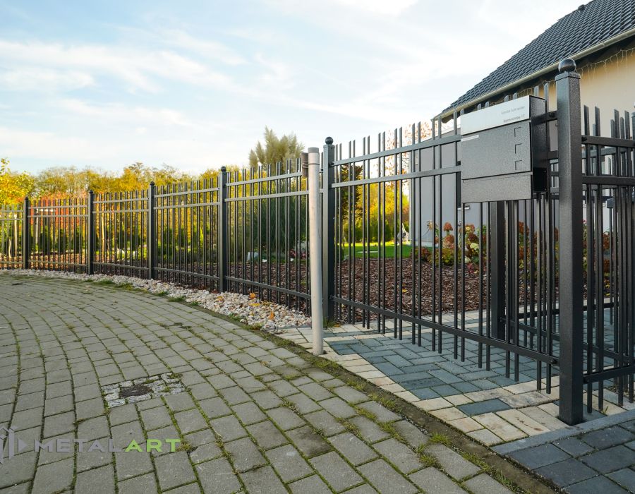 Zaunprojekt, Zaunmuster, Schmiedezaun, klassische Zäune, Gartenzaun