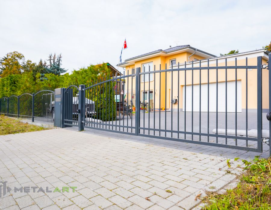 Zaunprojekt, klassische Zäune, Gartenzaun, Gartenzäune