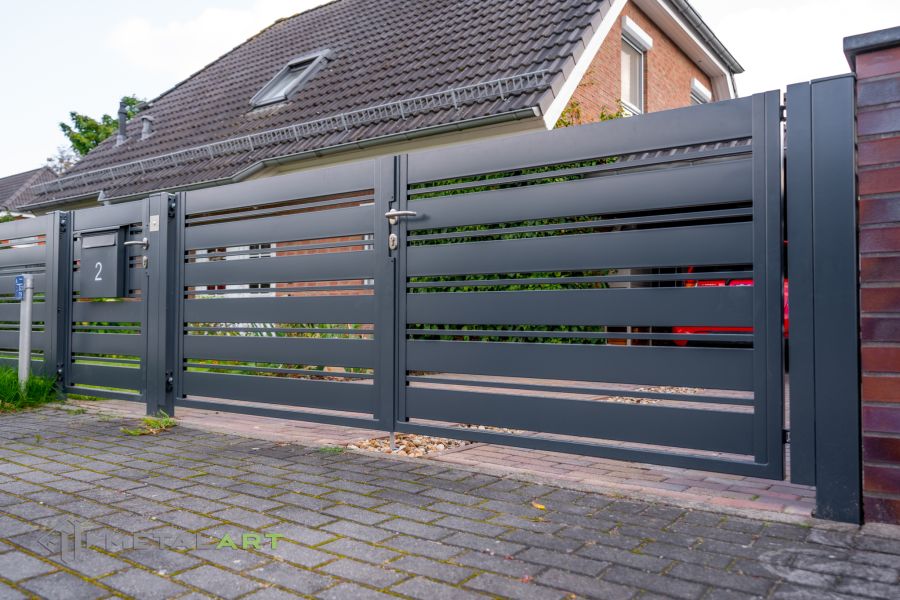 moderne Zäune, Zaunanlage Projekt, Zaun Metal Art, Zäune aus Polen, Zaun Berlin, Zaun günstig kaufen, Zäune und Tore, moderne Zäune, Sichtschutzzäune