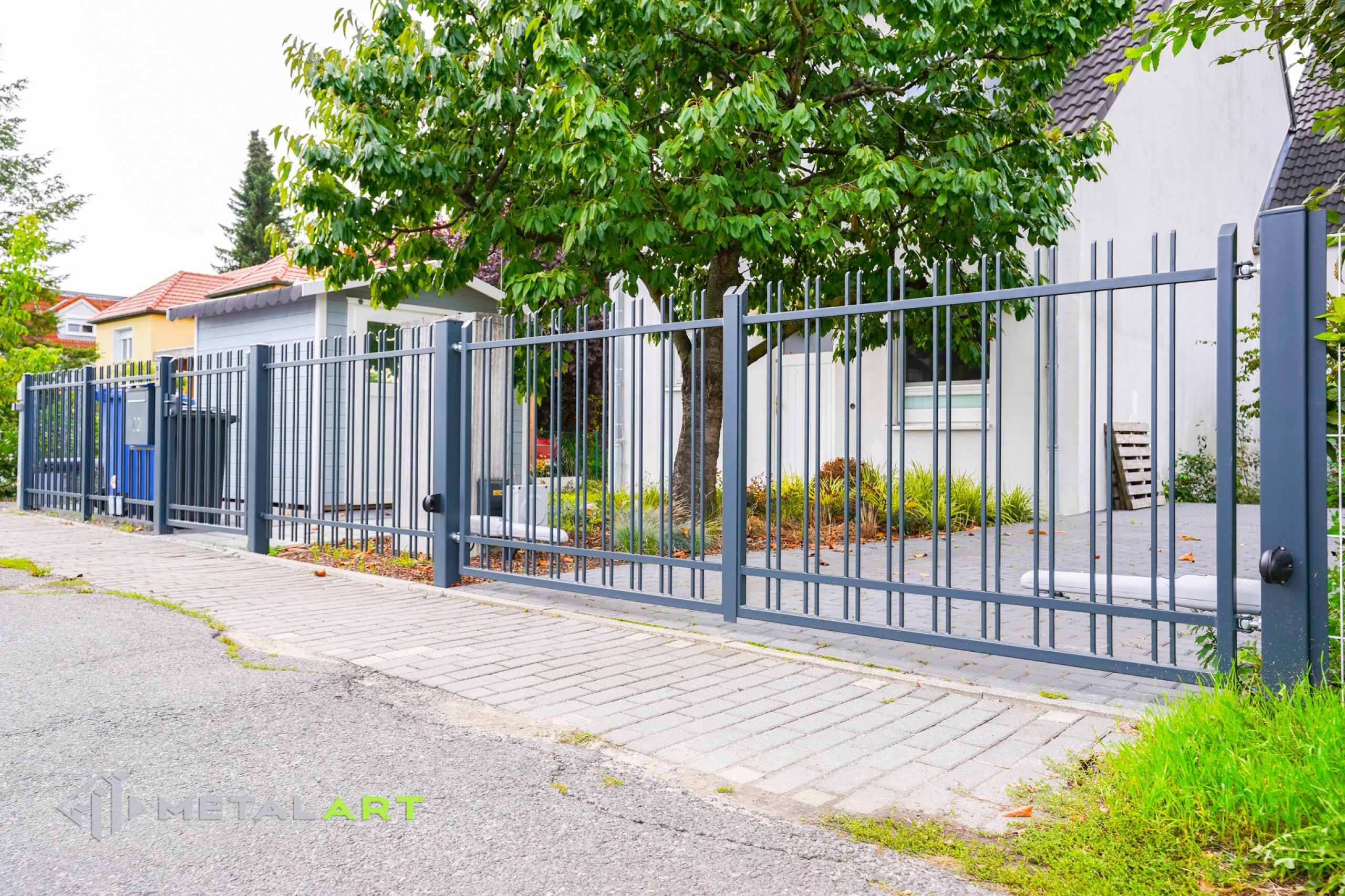 Zaunprojekt, Zaunportfolio, Zaunmuster, Schmiedezaun, Schmiedezäune, Zaunanlage Projekt, Zaun Metal Art, Zäune aus Polen, Zaun Berlin, Zaun günstig kaufen, Zäune und Tore, klassische Zäune, Gartenzaun, Gartenzäune