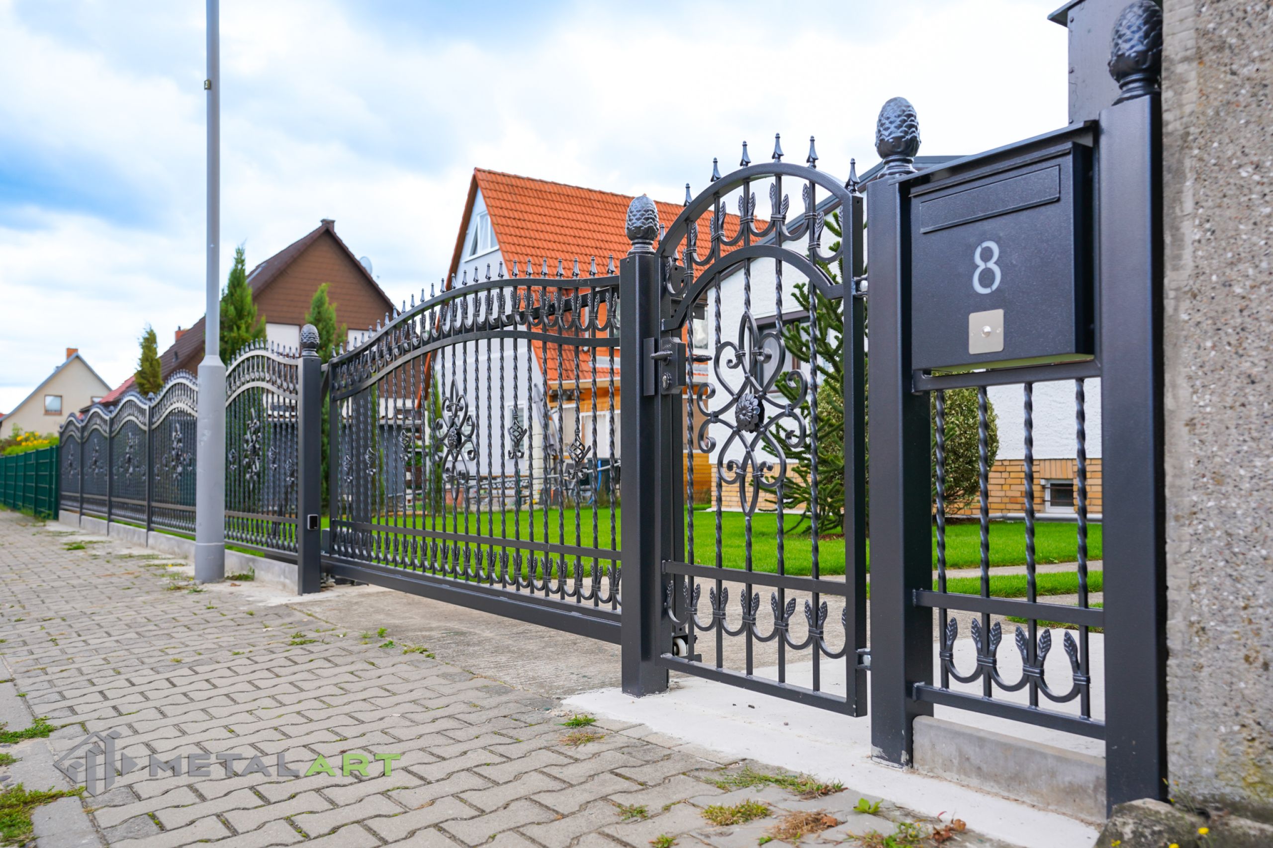 Zaunprojekt, Schmiedezaun, Zaunanlage in Welle, Zaun Metal Art, Zäune aus Polen, Zaun Berlin, Zaun günstig kaufen, Zäune und Tore, klassische Zäune, Schmuckzaun, Schmuckzäune, Gartenzaun, Gartenzäune