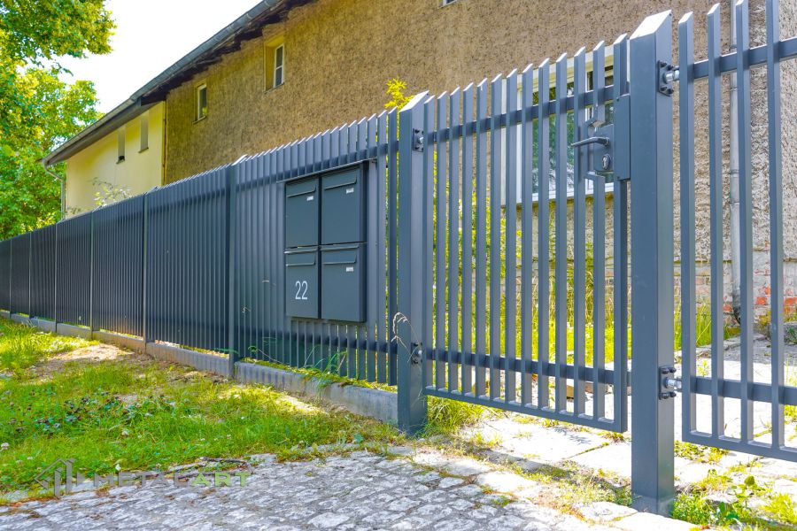 Zaunprojekt, Zaunportfolio, moderne Zäune, Zaunanlage Projekt, Zaun Metal Art, Zäune aus Polen, Zaun Berlin, Zaun günstig kaufen, Zäune und Tore