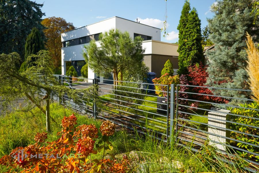 moderne Zäune, Zaunanlage Projekt, Zaun Metal Art, Zäune aus Polen, Zaun Berlin, Zaun günstig kaufen, Zäune und Tore, moderne Zäune, Sichtschutzzäune