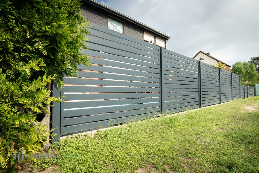 Sichtschutzzaun, Sichtschutzzäune, moderne Zäune, Zaunanlage Projekt, Zaun Metal Art, Zäune aus Polen, Zaun Berlin, Zaun günstig kaufen, Zäune und Tore, moderne Zäune, Sichtschutzzäune