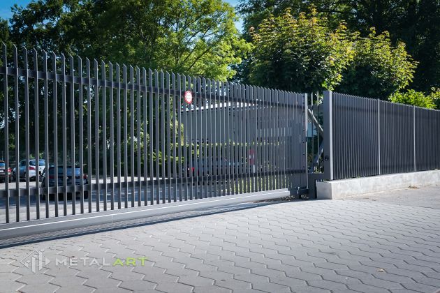 moderne Zäune, Zaunanlage Projekt, Zaun Metal Art, Zäune aus Polen, Zaun Berlin, Zaun günstig kaufen, Zäune und Tore