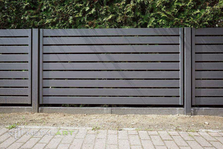 moderne Zäune, Zaunanlage Projekt, Zaun Metal Art, Zäune aus Polen, Zaun Berlin, Zaun günstig kaufen, Zäune und Tore, moderne Zäune, Sichtschutzzäune