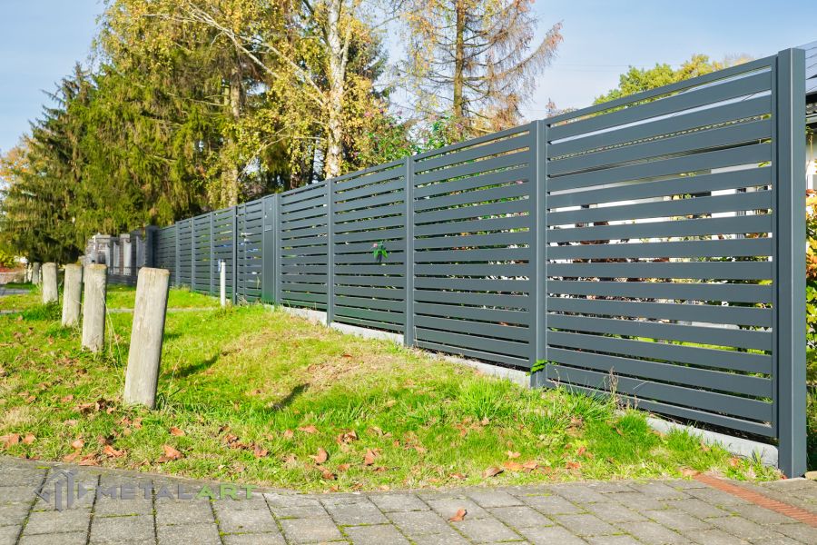 Schiebetore, moderne Zäune, Zaunanlage Projekt, Zaun Metal Art, Zäune aus Polen, Zaun Berlin, Zaun günstig kaufen, Zäune und Tore, moderne Zäune, Sichtschutzzäune