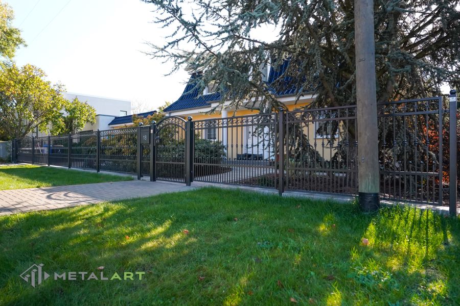 Gartenzaun, Zaunprojekt, Zaunportfolio, Zaunmuster, moderne Zäune, Zaunanlage Projekt, Zaun Metal Art, Zäune aus Polen, Zaun Berlin, Zaun günstig kaufen, Zäune und Tore, klassische Zäune, Schmuckzaun, Schmuckzäune