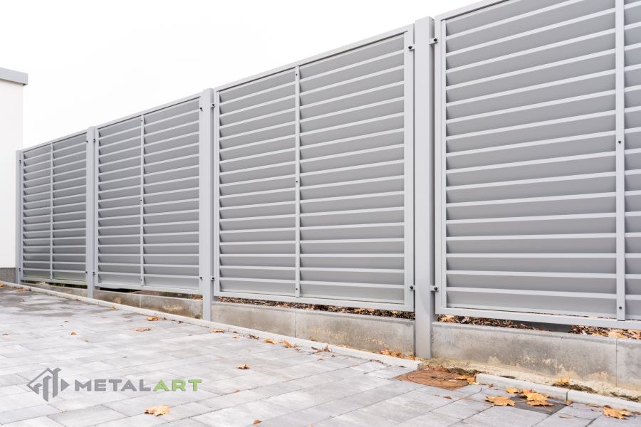 moderne Zäune, Zaunanlage Projekt, Zaun Metal Art, Zäune aus Polen, Zaun Berlin, Zaun günstig kaufen, Zäune und Tore, moderne Zäune, Sichtschutzzäune