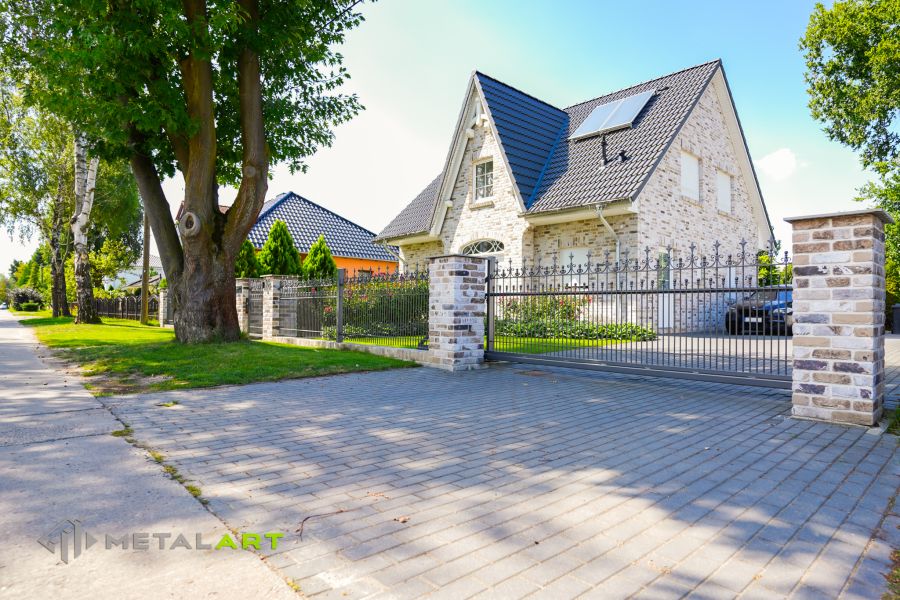 Der klassische Zaun, Zaunprojekt, Zaunportfolio, Zaunmuster, Schmiedezaun, Schmiedezäune, Zaunanlage Projekt, Zaun Metal Art, Zäune aus Polen, Zaun Berlin, Zaun günstig kaufen, Zäune und Tore, klassische Zäune, Gartenzaun, Gartenzäune