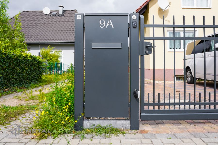 Schiebetor mit integrierter Pforte, klassische Zäune, Gartenzaun, Gartenzäune
