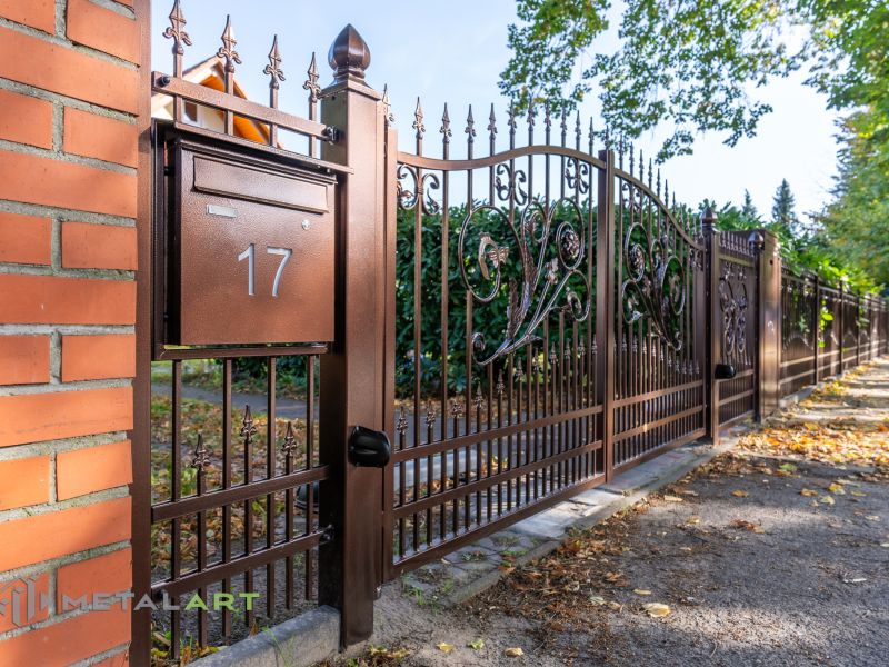 Schmuckzaun, Schmiedezaun, Schmiedezäune, Zaunanlage, Zaun Metal Art, Zäune aus Polen, Zaun Berlin, Zaun günstig kaufen, Zäune und Tore, klassische Zäune, Schmuckzaun, Schmuckzäune, Gartenzaun, Gartenzäune