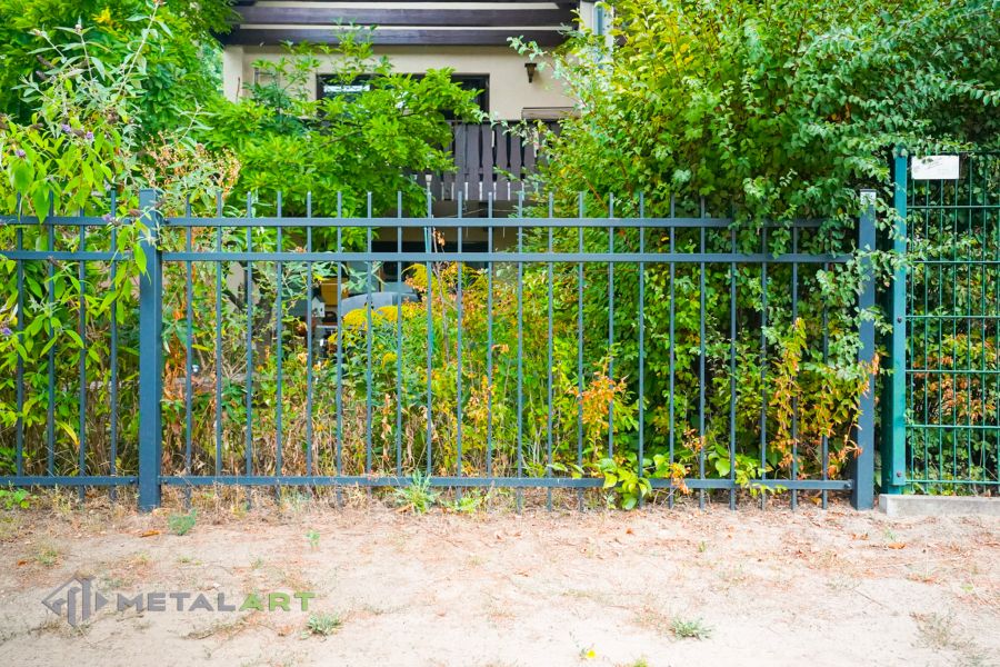 Zaunprojekt, Zaunportfolio, Zaunmuster, Schmiedezaun, Schmiedezäune, Zaunanlage Projekt, Zaun Metal Art, klassische Zäune, Gartenzaun, Gartenzäune